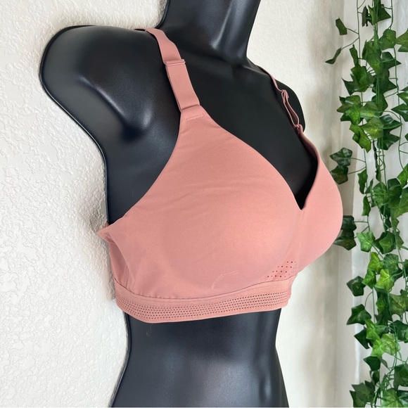 🌷Sports Bra - Criss Cross Back - Mauve color - Uniqlo Size S/M - Picture 3 of 9